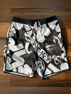 2000s Star Wars Black and White Men's Swim Board Shorts